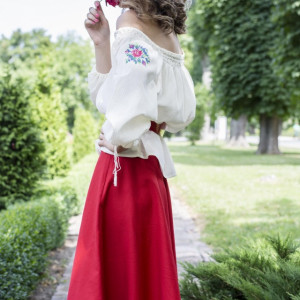 IE CONTEMPORANA CU TRANDAFIR FUCSIA