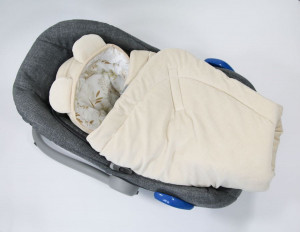 Paturica pentru Infasat Bebe in Scaun Auto, 91 x 91 cm, Fixata Cu Sistem Velcro, Tiny Star, Sweet Grain & Ivory