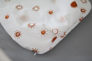 Sac de dormit pentru bebelusi Tiny Star Sunshine, 75 cm, Bumbac, Alb / Imprimeu Soare