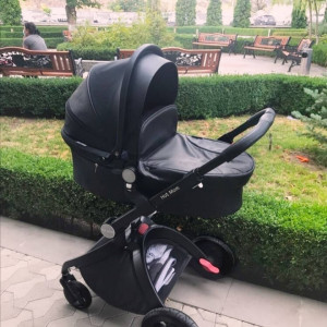 Set 3 in 1 - Carucior Hot Mom Premium Negru 2 in 1 + Scoica auto Joie i-Size i-Gemm 2 Pebble