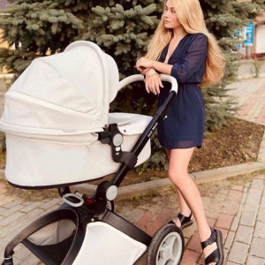 Set 4 in 1 - Carucior Hot Mom Premium Grey 2 in 1 + Scoica auto Joie Gemm Foggy Grey, 0-13kg + Baza isofix i-Base
