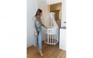 Set Patut Oval Evolutiv pentru Copii, Multifunctional, 7in1, cu Saltele, Baldachin, Lenjerie si Aparatori Laterale, Transformabil, Masa de Schimbat, Co-Sleeping, Tarc de Joaca, Birou, Scaune, Waldin, Alb, Echipament Alb, 88