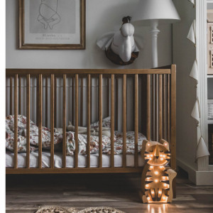 Patut Bebe Din Lemn de Pin Masiv, 120 x 60 cm, Design Impunator, Confortabil, Rezistent, 4 niveluri inaltime saltea, 3 lamele detasabile, Woodies Safe Dreams, Stardust Cot, Vintage
