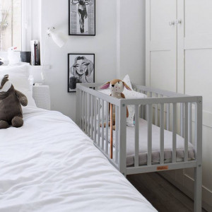 Set Patut pentru Copii, din Lemn de Pin Masiv, 90 x 40 cm, Woodies Safe Dreams, Crib Stardust Grey + Saltea pentru patut copii, husa cu fermoar, detasabila, Mykids, Cocos, Confort II, 90 x 40 x 8 cm