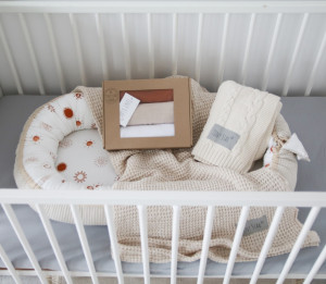 Babynest pentru copii, 80 x 50 cm, ajustabil, portabil, reductor patut, Tiny Star Sunshine & Beige