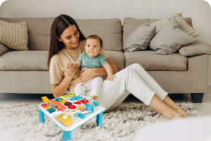 Masuta educativa 2in1, cu tablia detasabila, pian, muzica, si activitati, Ricokids, 782000