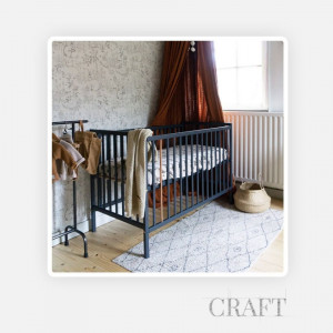 Patut Bebe Din Lemn de Pin Masiv, 120 x 60 cm, Design Impunator, Confortabil, Rezistent, 4 niveluri inaltime saltea, 3 lamele detasabile, Woodies Safe Dreams, Stardust Cot, Antracit