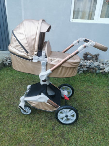 Set 4 in 1 - Carucior Hot Mom 360 Champagne 2 in 1 + Scoica auto Joie i-Size i-Gemm 2 Shale + Baza isofix i-Base