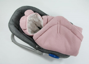 Paturica pentru Infasat Bebe in Scaun Auto, 91 x 91 cm, Fixata Cu Sistem Velcro, Tiny Star, Sweet Love