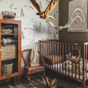 Patut Bebe Din Lemn de Pin Masiv, 120 x 60 cm, Design Impunator, Confortabil, Rezistent, 4 niveluri inaltime saltea, 3 lamele detasabile, Woodies Safe Dreams, Stardust Cot, Vintage
