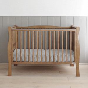 Patut Transformabil din Lemn Masiv de Pin, MDF, 140 x 70 cm, pentru copii si junior, vopsea certificata, 2 trepte de reglare inaltime, protectie theeter, 3 lamele detasabile, Woodies Safe Dreams, Noble, Vintage