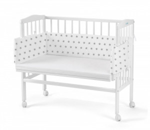 Waldin - Set Patut Bedside 2in1 Alb, 90 cm x 55 cm, laterala detasabila, co-sleeping, cu Saltea + Aparatoare alba cu stelute gri + Baldachin