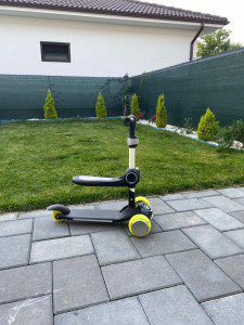 Hot Mom Wind Rider Black Seat - Trotineta cu Scaun, Pentru Copii 2 - 9 ani, Structura Robusta, Ghidon Flexibil, Usor de Manevrat, Pana la 50 kg