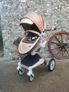 Set 4 in 1 - Carucior Hot Mom 360 Champagne 2 in 1 + Scoica auto Joie i-Size i-Gemm 2 Shale + Baza isofix i-Base