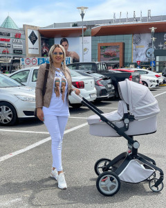 Set 4 in 1 - Carucior Hot Mom Premium Grey 2 in 1 + Scoica auto Joie i-Size i-Gemm 2 Pebble + Baza isofix i-Base
