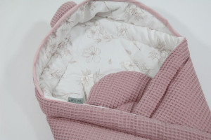 Paturica pentru Infasat Bebe in Scaun Auto, 91 x 91 cm, Fixata Cu Sistem Velcro, Tiny Star, Sweet Love