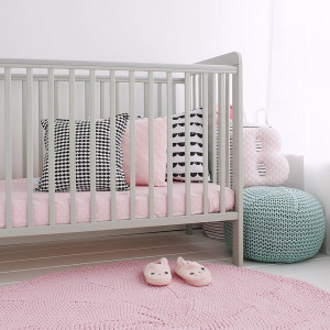Patut Bebe Din Lemn de Pin Masiv, 120 x 60 cm, Design Impunator, Confortabil, Rezistent, 3 niveluri inaltime saltea, 3 lamele detasabile, Woodies Safe Dreams, Star Cot, Grey