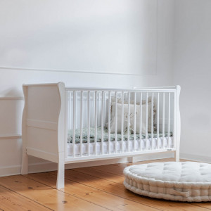 Patut Transformabil din Lemn Masiv de Pin, MDF, 140 x 70 cm, pentru copii si junior, vopsea certificata, 2 trepte de reglare inaltime, protectie theeter, 3 lamele detasabile, Woodies Safe Dreams, Noble, Alb