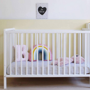 Set Patut Bebe Din Lemn de Pin Masiv, 120 x 60 cm, 2 niveluri inaltime saltea, 3 lamele detasabile, Woodies Safe Dreams, Cot Dream, Alb + Saltea pentru patut copii, Mykids, Cocos, Confort II, 120 x 60 x 10 cm