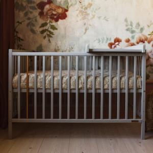 Patut Bebe Din Lemn de Pin Masiv, 120 x 60 cm, Design Impunator, Confortabil, Rezistent, 4 niveluri inaltime saltea, 3 lamele detasabile, Woodies Safe Dreams, Stardust Cot, Grey