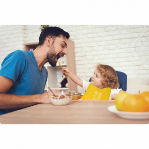 Ricokids - Baveta din silicon galben cu buzunar, pentru hranirea copilului