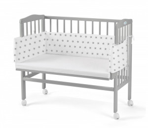 Waldin - Set Patut Bedside 2in1 Gri, 90 cm x 55 cm, laterala detasabila, co-sleeping, cu Saltea + Aparatoare alba cu stelute gri