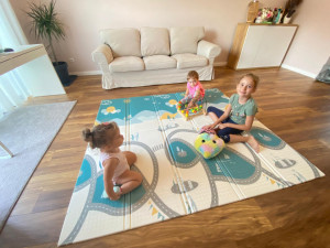 Covoras pentru Activitati, din Spuma XPE, Hot Mom, 195 cm x 175 cm, 2 Fete, Pliabil, Interactiv, Termoizolant, PXD002