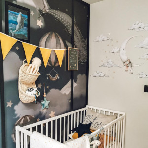 Patut Bebe Din Lemn de Pin Masiv, 120 x 60 cm, Design Impunator, Confortabil, Rezistent, 2 niveluri inaltime saltea, 3 lamele detasabile, Woodies Safe Dreams, Cot Dream, Alb