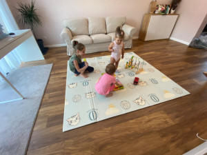 Covoras pentru Activitati, din Spuma XPE, Hot Mom, 195 cm x 175 cm, 2 Fete, Pliabil, Interactiv, Termoizolant, PXD002