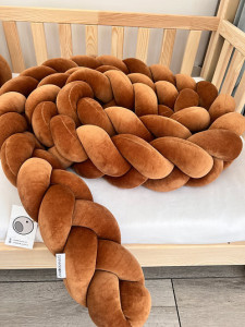 Protectie impletita pentru patut copii, din bumbac catifelat, Sparrow, Velvet Cinnamon 340 cm, Full 120 x 60 cm