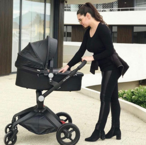Set 4 in 1 - Carucior Copii Hot Mom Premium Negru 2 in 1 + Scoica auto Joie Gemm Foggy Grey, 0-13kg + Baza isofix i-Base