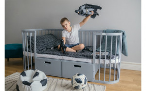 Set Patut Rotund Evolutiv pentru Copii, Multifunctional, 7in1, cu Saltele, Baldachin, Lenjerie si Aparatori Laterale, Transformabil, Masa de Schimbat, Co-Sleeping, Tarc de Joaca, Birou, Scaune, Waldin, Gri, Echipament Albastru, 38