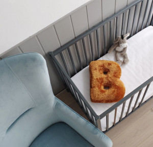 Patut Bebe Din Lemn de Pin Masiv, 120 x 60 cm, Design Impunator, Confortabil, Rezistent, 4 niveluri inaltime saltea, 3 lamele detasabile, Woodies Safe Dreams, Stardust Cot, Antracit