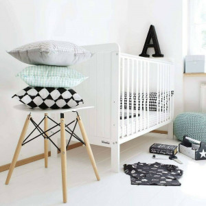 Patut Bebe Din Lemn Masiv Woodies Country Alb , 120cm x 60