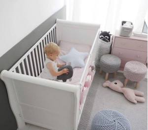Patut Bebe Din Lemn Masiv Woodies Noble Alb, 120 cm x 60 cm, Design Impunator, Confortabil, Rezistent