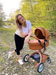 Set 4 in 1 - Carucior Hot Mom Premium Brown 2 in 1 + Scoica auto Joie Gemm Foggy Grey, 0-13kg + Baza isofix i-Base