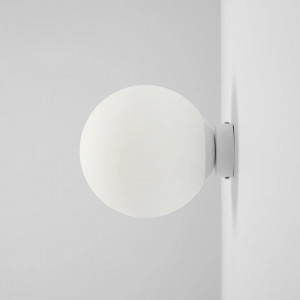 Aplica perete moderna alba cu glob de sticla Aldex Ball M
