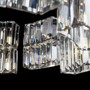 Lustre moderne, Lustre clasice, Lustre minimaliste, Lustre scandinave, Lustre vintage, Lustre retro, Lustre living, Lustre dormitor, Lustre bucatarie, Lustre aurii, Lustre negre, Lustre argintii, Lustre albe, Lustre cristal, Lustre sticla, Lustre metal, L