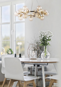 Lustre moderne, Lustre clasice, Lustre minimaliste, Lustre scandinave, Lustre vintage, Lustre retro, Lustre living, Lustre dormitor, Lustre bucatarie, Lustre aurii, Lustre negre, Lustre argintii, Lustre albe, Lustre cristal, Lustre sticla, Lustre metal, L