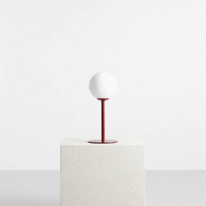 Veioza moderna rosie minimalista din metal Aldex Pinne