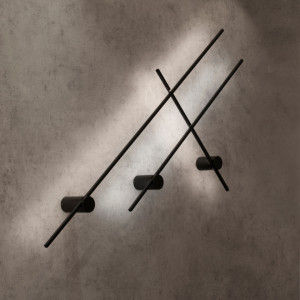 Aplica neagra, Aplica dormitor neagra, Aplica liniara, Aplica moderna liniara, Aplica perete metal, Lampa de perete, Aplica dormitor, Iluminat interior, Aplica perete moderna, Aplica living, Aplica moderna dormitor, Aplica dormitor moderna, Aplica de pere