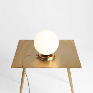 Veioza moderna aurie minimalista cu glob din sticla Aldex Ball M