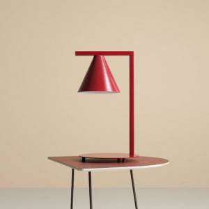 Veioza rosie, Veioza bec, Veioza moderna, Lampa de masa rosie, Lampa de masa moderna, Veioza dormitor, Veioza living, Lampa de masa dormitor, Veioza moderna living, Veioza moderna dormitor, Veioza metal, Lampa de masa, Veioza minimalista, Lampa de citit, 