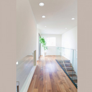 Spot alb, Spot incastrat, Spot rotund, Spot modern, Spot aluminiu, Spoturi de interior, Spot living, Spot dormitor, Spot hol, Spot alb modern, Spot incastrat alb, Iluminat scari, Spot iluminat scari, Spot incastrat dressing