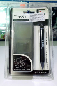 Nintendo DS I 4in1 Kit - Catridge Case i olovka - crna i bela boja