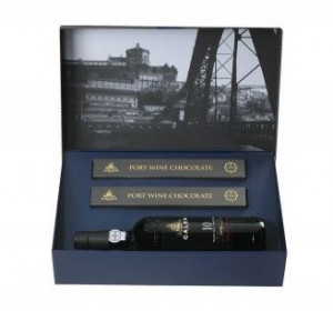 Arcádia Caixa com Garrafa Vinho Porto Calém 10 Anos + 2 Caixas de Chocolate com Vinho do Porto