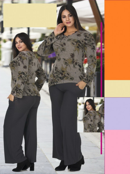 Compleu dama bluza model inflorat si pantaloni gri lungi.