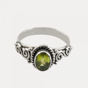 Inel de argint cu peridot Nazuka