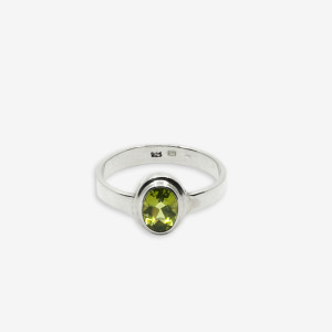 Inel de argint cu peridot Shani