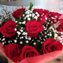 Ramo con 12 Rosas.